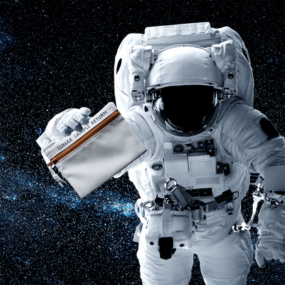 "Lunar Sample Return"-pose