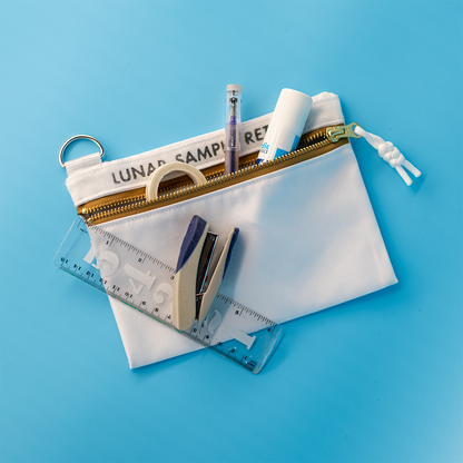 "Lunar Sample Return"-pose